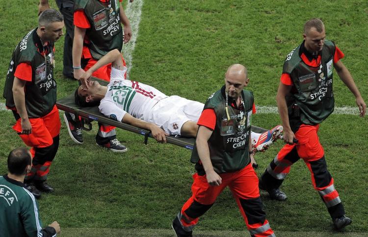 skadet. I kvartfinalen mod Tjekkiet forlod Helder Postiga banen på en båre, og Portugal skal i finalen, hvis angriberen skal have en kamp til. 
