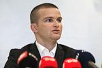 skatteaftale. Skatteminister Thor Möger Pedersen (SF) er godt tilfreds med den aftale, som regeringen i dag har indgået med V og K. 