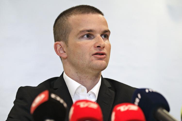 skatteaftale. Skatteminister Thor Möger Pedersen (SF) er godt tilfreds med den aftale, som regeringen i dag har indgået med V og K. 
