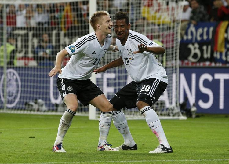 sejrsvante. Med den fjerde sejr i træk ved EM fortsatte Marco Reus og Jerome Boateng den serie, der startede for to år siden. 