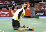 semifinalist. Efter to meriterende sejre sluttede Singapore Open i semifinalen for 18-årige Viktor Axelsen. 
