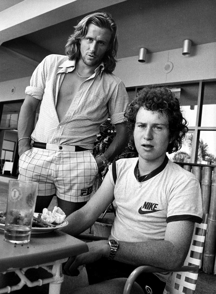 MATCH. Borg var som en storebror for McEnroe i tennissportens rock'n'roll-tid. Rollefordelingen fungerede, indtil McEnroe detroniserede kongen og fordrev ham fra sporten.