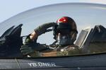 Angreb. Den tyrkiske præsident Abdullah Gul har ikke i sinde at dække over eller ignorere, at Syrien i går skød et tyrkisk kampfly ned. De to piloter fra flyet er stadig savnet. 