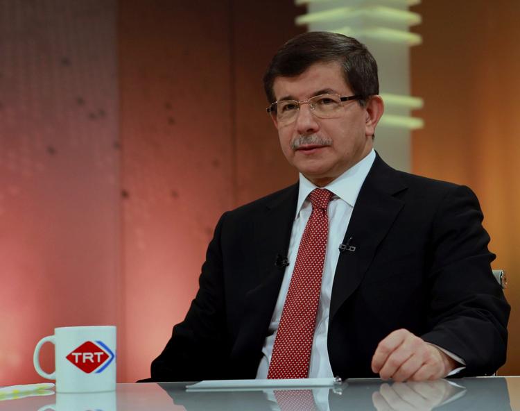 URO. Udenrigsminister Ahmet Davutoglu siger, at det nedskudte fly ikke medbragte våben, og at det var tydeligt, at det var et tyrkisk fly. 