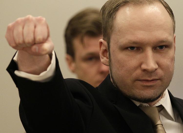 Omdrejningspunkt. Retssagen giver alt for meget taletid til Breivik. 