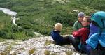 Eventyrligt. Er man til Tolkien, minder Rondane sine steder om Kløvedal, men bliver man træt af at botanisere, kan man finde sig en ru klippe at udfordres på. 