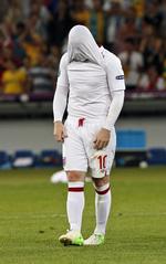 SKUFFET. Wayne Rooney har svært ved at kapere, at England ikke længere er med ved EM i Polen og Ukraine. 