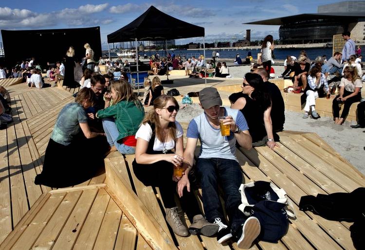 PENSIONSUDSIGT. Dagens unge skal efter alt at dømme  arbejde meget længere end deres forældre og bedsteforældre. (Arkivfoto) 