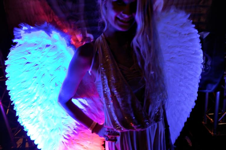 RAW. Festen kører i 12 timer. Billedet er fra sidste år, hvor 10.000 mennesker festede på Carlsberg. I år er det på Docken og der er færre billetter i forsalg. 