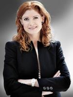 Korrespondent. Nina Munch-Perrin er et af flere nye ansigt, som nyhedsdirekør Ulrik Haagerup vil præsentere som »en direkte konsekvens af vores strategiske nyhedssatsning«. Her tænker han blandt andet på relanceringen af tv-aviserne og omdannelse af DR 2 til en aktualitetsdrevet samfundskanal. 