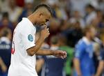 Synder. Ashley Cole blev udmyget i straffesparkskonkurrencen, hvor den italienske målmand Buffon greb ham ud. 