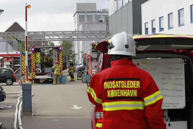 Syreudslip. En gul giftsky rejste sig over virksomhed på Amager efter et syreudslip. 