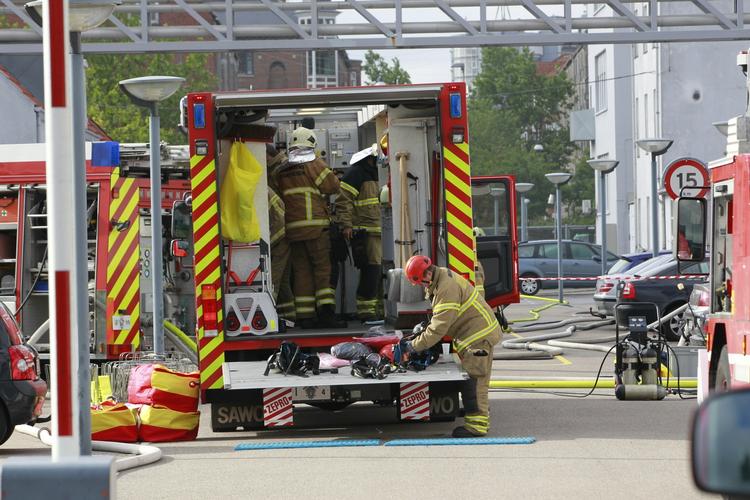 Giftudslip. Beboere i området ved Kløvermarken på Amager skal holde sig indendøre, efter at en tank med syre begyndte at koge. 