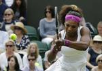 Videre. Serena Williams havde ikke de store problemer med at spille sig videre til anden runde af Wimbledonturneringen. 