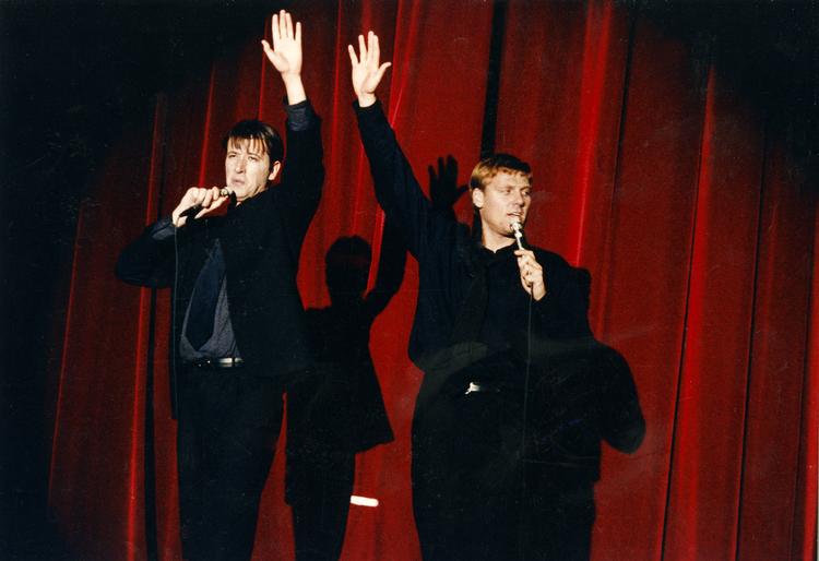 Flop. 'Stjerner uden hjerner' med Timm Vladimir og Gordon Kennedy blev sin tid set af 756 biografgængere. Sidste år fik den repremiere i Husets Biograf i København, fordi »nogle film er så dårlige, at de er sindssygt underholdende«, som arrangøren sagde. Filmen er blandt de forholdsvis få kulturprodukter, som har fået nul hjerter af Politikens anmeldere. 