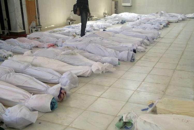 Houla. FN-observationernes information om tragedien i Houla og hele situationen i Syrien forpligter os til at handle. Måske er lokale og individuelle forsøg på hjælp den eneste vej, der er tilbage, så syrernes følelse af svigt ikke bliver spejlet ene og alene i omverdenens passivitet. 