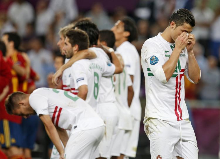 Ude. Ronaldo kom aldrig til at sparke. 