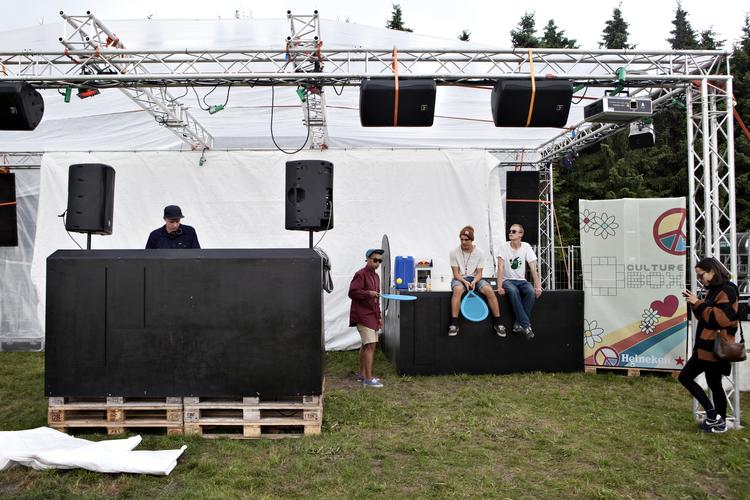 Mini. Love Camp havde sidste år plads til omkring 5.000 mennesker, men så mange gæster troppede langt fra op, og folkene bag minifestivalen tabte et stort pengebeløb på inivtiativet. 
