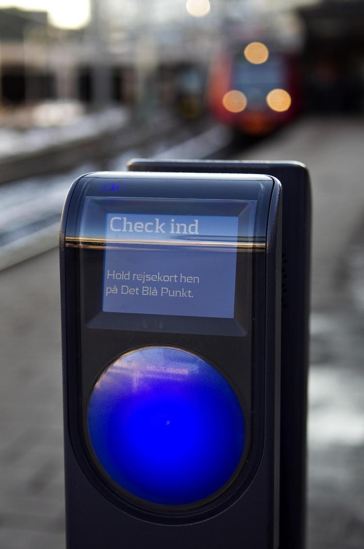 Terminalforvirring. Flere kunder er utrygge ved at bruge ind- og udchekningssystemerne. De virker ikke optimalt, lyder kritikken. 