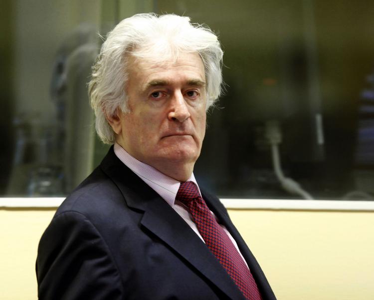 anklaget. Den tidligere bosnisk-serbiske leder Radovan Karadzic har begæret frifindelse i alle 11 anklager mod ham. I et tilfælde har tribunalet i Haag givet ham medhold. 