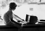 Forløber. Det franske Minitel gik for ud for internettet, som vi kender i dag. Selv om det er mange år siden, at systemet havde sin storhedstid, så lukker franskmændene først for det nu. 