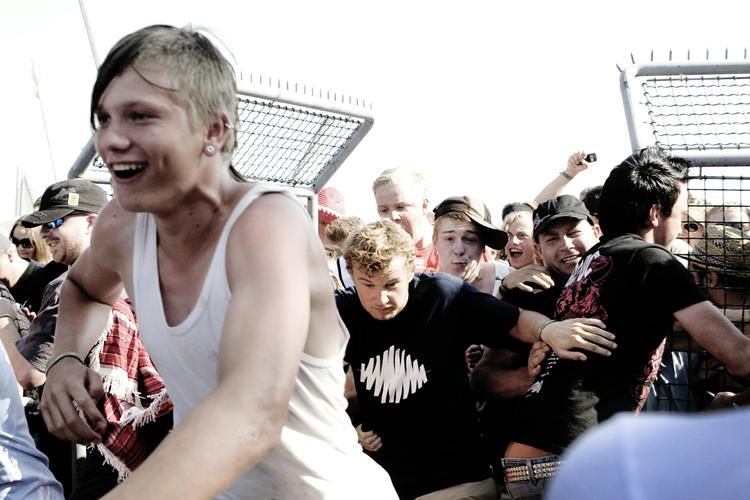 Til salg. »Pga. dårligt vejr skal jeg ikke på Roskilde, sælger min billet«, skriver en bruger på Den Blå Avis, der udbyder festivalbillet for 1.000 kroner. 