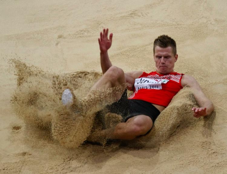 finalist. Længdespringeren Morten Jensen var kun 4 cm fra 'det vilde' OL-krav på 8,10 meter. 
