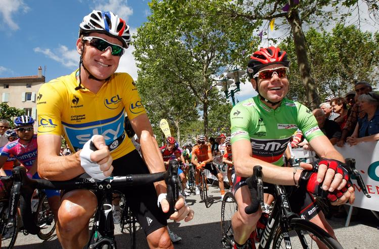 Topfavoritter. Bradley Wiggins (t.v.) vil have fat i den gule trøje, som Cadel Evans sikrede sig på næstsidste etape i 2011, hvor den nu skadede Andy Schleck blev sat grundigt på plads på enkeltstarten. 