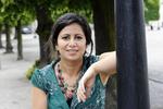 omskifteligt. Özlem Cekic er kommet i voldsomt uvejr i SF, efter at hun har tilkendegivet, at hun stemmer nej til regeringens skatteaftale med V og K. Men på hendes Facebookprofil blomstrer roserne. 