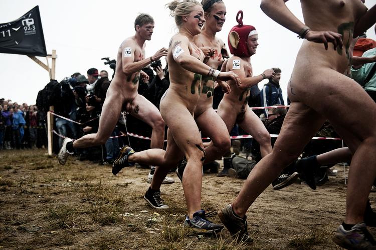 Sprint. Nøgenløbet er en fast disciplin på Roskilde Festival. I år foregår det om lørdagen. 