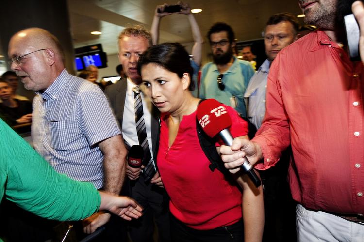 Uenighed. Der var massivt opbud af presse, da Özlem Cekic kom hjem fra sin tur til USA. 
