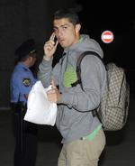 Dementi. Stjernespilleren Cristiano Ronaldo har i en pressemeddelelse dementeret historien om, at han skulle være kommet for sent til flyet hjem fra EM-semifinalen, fordi han skulle købe en kage. 