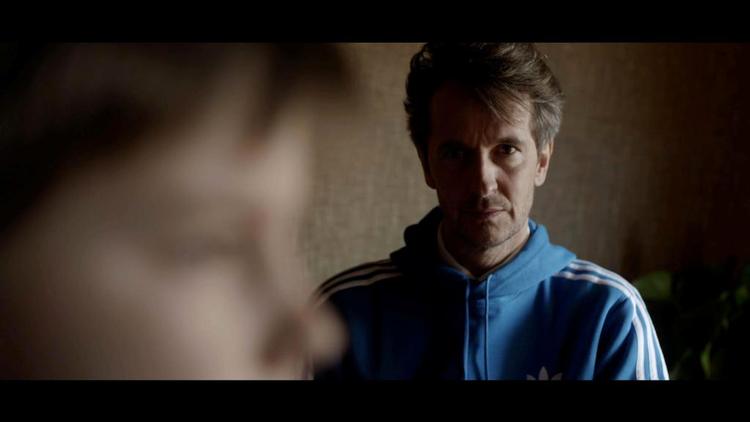 Firserhår. Lars Brygman som den personificerede djævel i Torben Bechs 15 minutter lange 'I'll Keep an Eye on You'. 