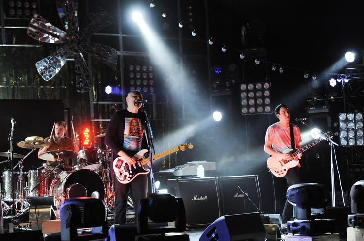 tilbage. Smashing Pumpkins lyder bedre, end de har gjort længe på deres nye album. 