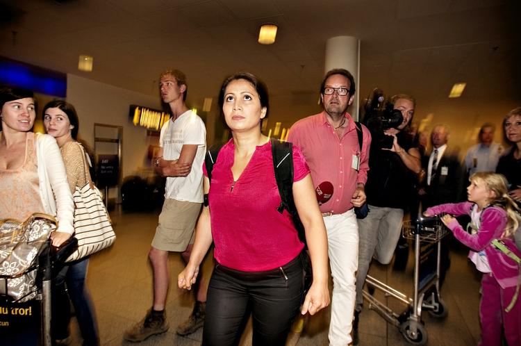 Landet. I lørdags landede Özlem Cekic (SF) i Kastrup, hvor medierne tog imod hende for at få en forklaring på hendes nej til skattereformen. 