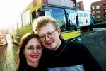 Yndlingsapp. Leo, fra Sussi og Leo, skriver spændingsromaner på sin iPad, som han bruger mange timer om dagen. 