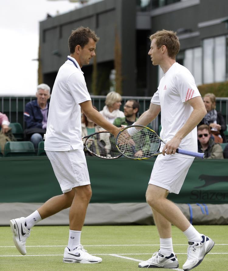 pres. Frederik Løchte Nielsen (tv) og Jonathan Marray under dagens afslutning på ottendedelsfinalen i double. 