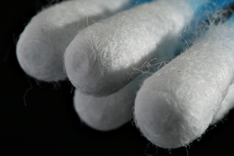 modstand. Danske HIV-eksperter fraråder kraftigt indførelse af en hjemmetest for HIV. I USA er en test med en vatpind, der samler spyt, netop blevet godkendt til håndkøb. 