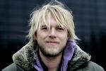 Ombejlet. Felix Smith skal være vært for to underholdningsprogrammer på TV 2 i efteråret. 