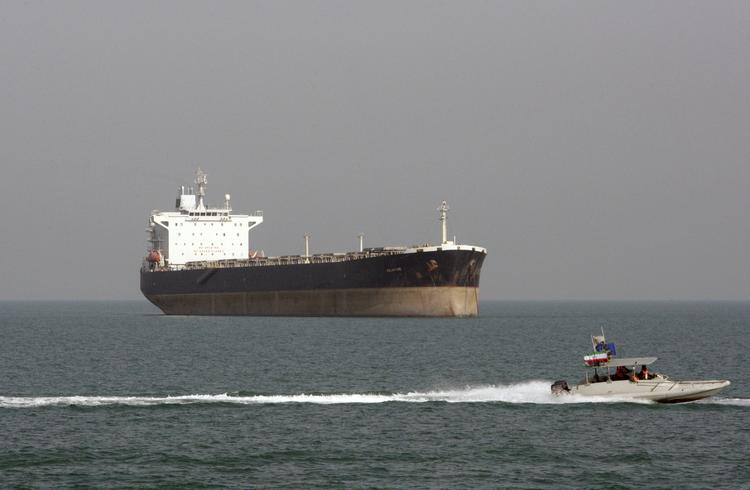 Embargo. Iran forsøger at sælge deres olie på trods af en embargo, som EU og USA kæmper for at håndhæve. 