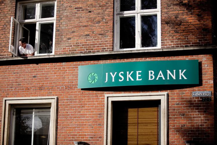 bøde. Finanstilsynets bøde til Jyske Bank er den største siden Finanstilsynet sidste år fik lov at uddele bøder. 