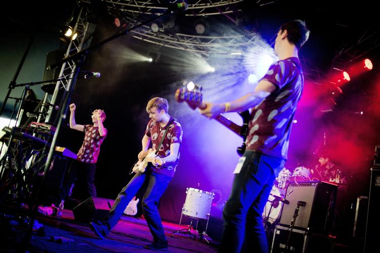 Musiknørder. En mudret lyd fjernede nogle af nuancerne i de fire skotters glade indierock. 