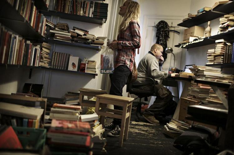 Sjældenhed. I Jægersborggade findes de stadigvæk, selvom 80% af handlen nu foregår på nettet. 