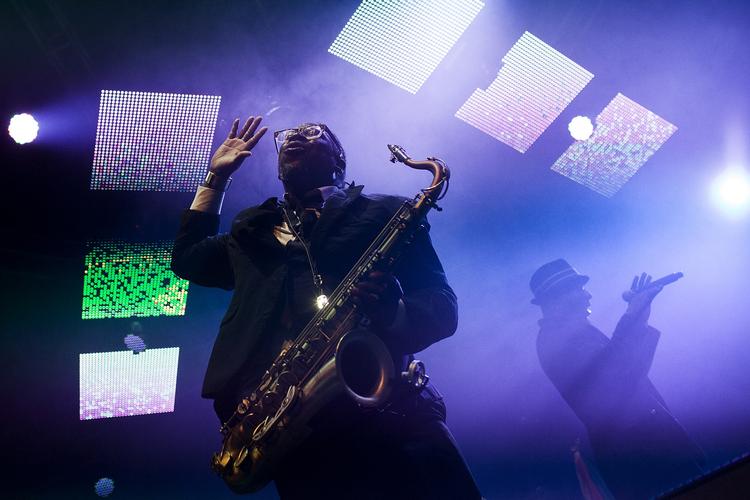 Festambassadør. Blitz The Ambassador vandt publikum med sin såkaldte 'afrohop': Fest uden bling-bling, politik uden prædiken. 