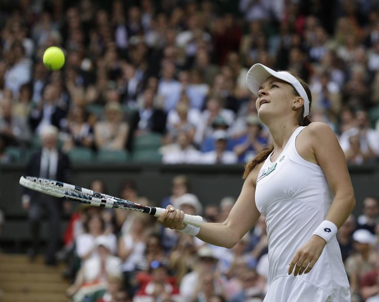 TVIVLSOM. Agnieszka Radwanska måtte forlade dagens pressemøde med vejrtrækningsproblemer. I morgen skal hun spille Wimbledonfinale. 