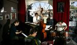 Jazz. Den københavnske jazzfestival truttes i gang i dag. Den kunne ikke køre uden de mange frivillige i alle aldre. 
