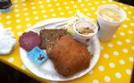Klassisk. Meyers morgenmad er ikke ny nordisk, men old school: rugbrød, bolle, skiveost, yoghurt, smør og spegepølse. 