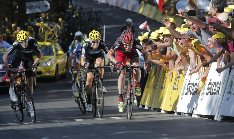 LET. Cadel Evans, Bradley Wiggins og de øvrige Tour de France-stjerner kører i dag på cykler, som blot vejer 7 kilo. 