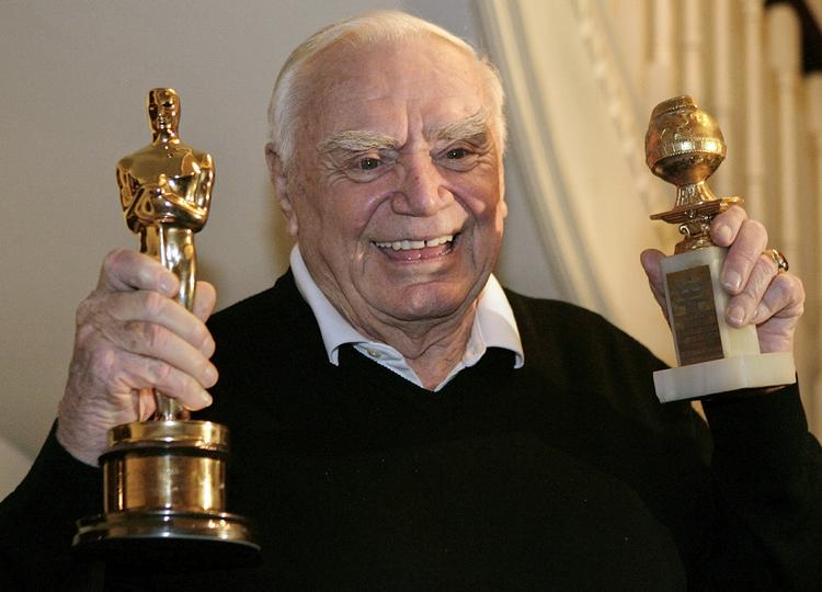 Oscar. Ernest Borgnine vandt en Oscar for rollen som en forelsket, genert slagter i filmen Marty. 