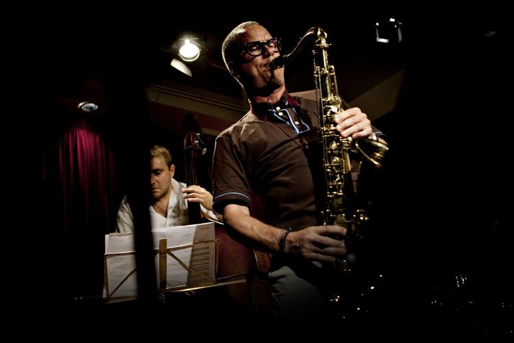 Tribute. Hyldestkoncerter er et normalt fænomen indenfor jazzverdenen. Her ses et billede fra en hyldest til Coltranes 'A Love Supreme' 